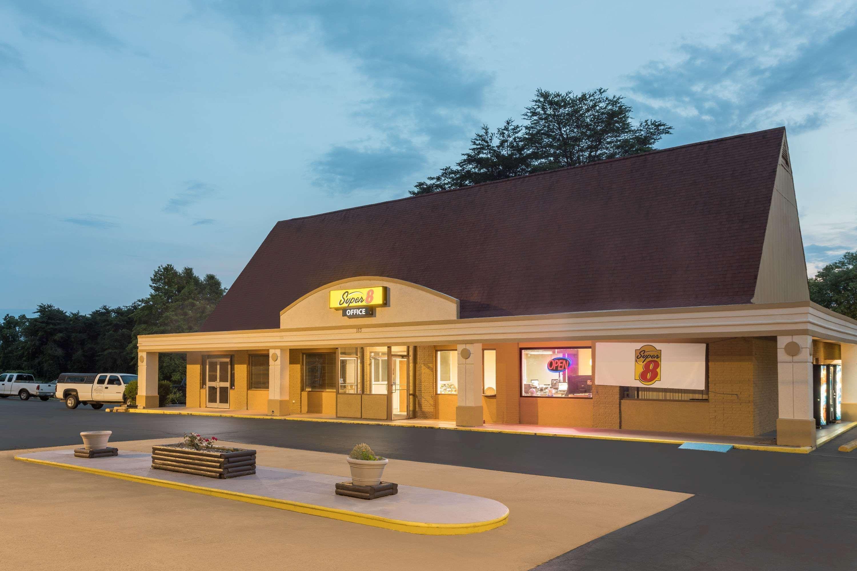 Super 8 By Wyndham Asheville Airport Fletcher Kültér fotó