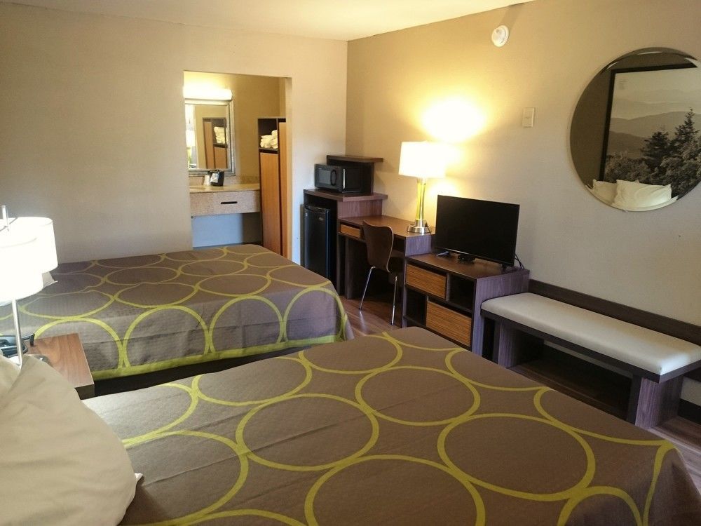 Super 8 By Wyndham Asheville Airport Fletcher Kültér fotó