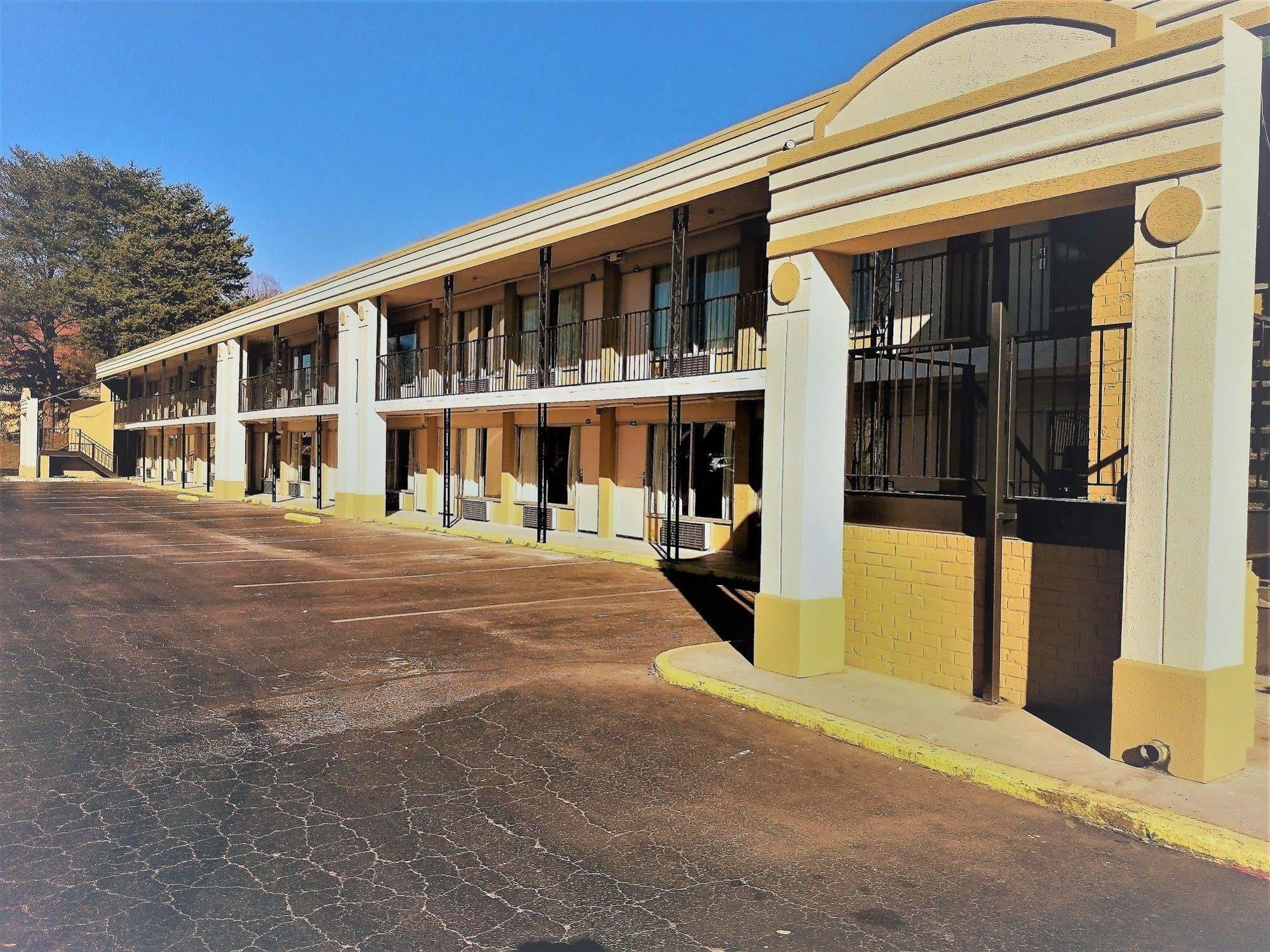 Super 8 By Wyndham Asheville Airport Fletcher Kültér fotó