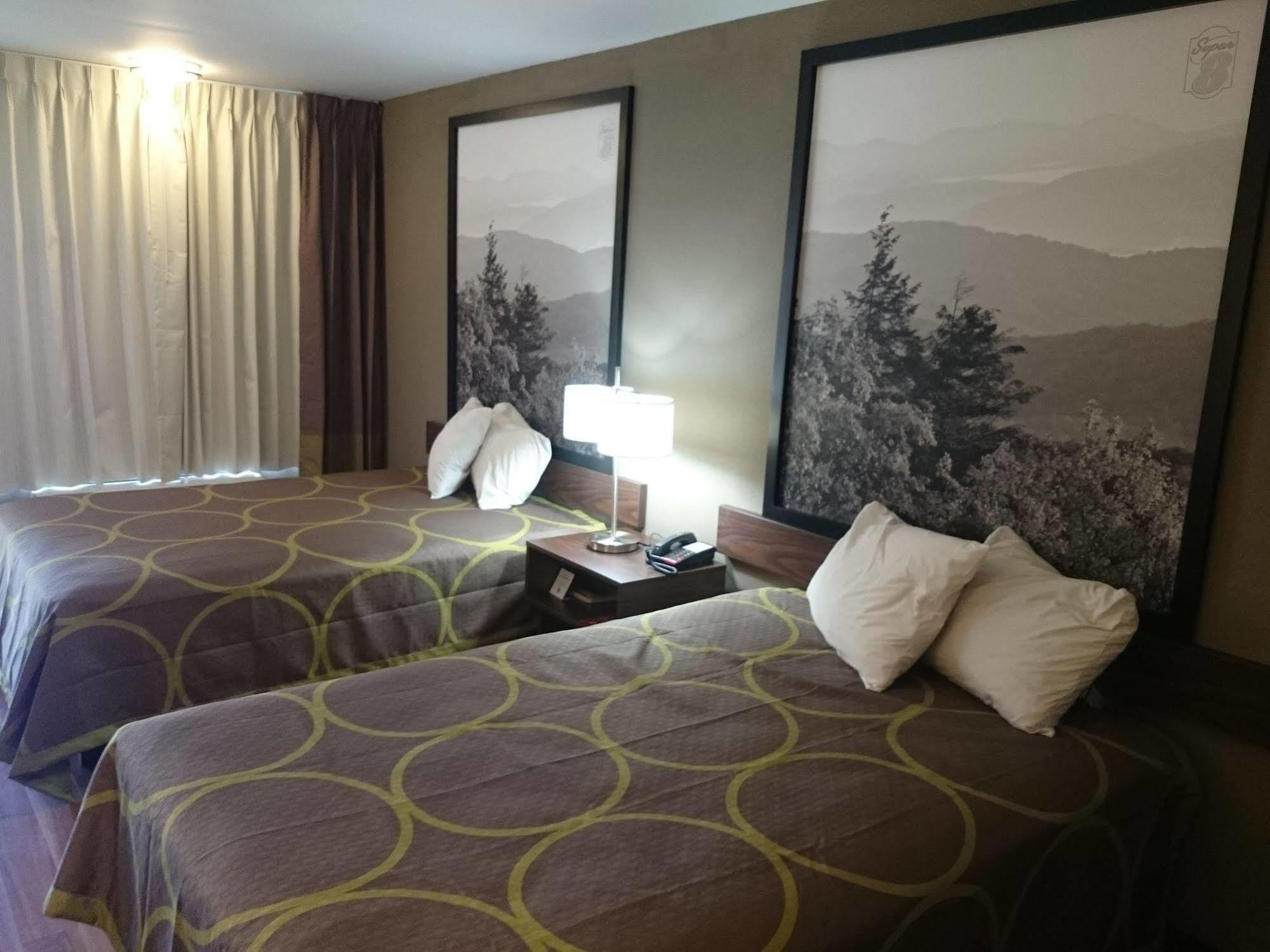 Super 8 By Wyndham Asheville Airport Fletcher Kültér fotó